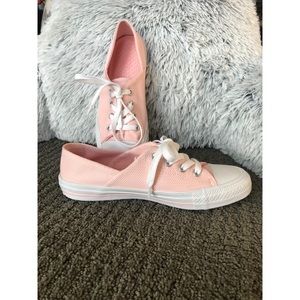 NWOT CUTE Pink Converse! 💖💖